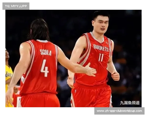 姚明目睹马龙精彩表现的幽默反应与马布里晃倒瞬间的对比分析 姚明目睹马龙精彩表现的幽默反应与马布里晃倒瞬间的对比分析